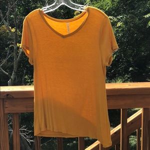 Mustard tee!